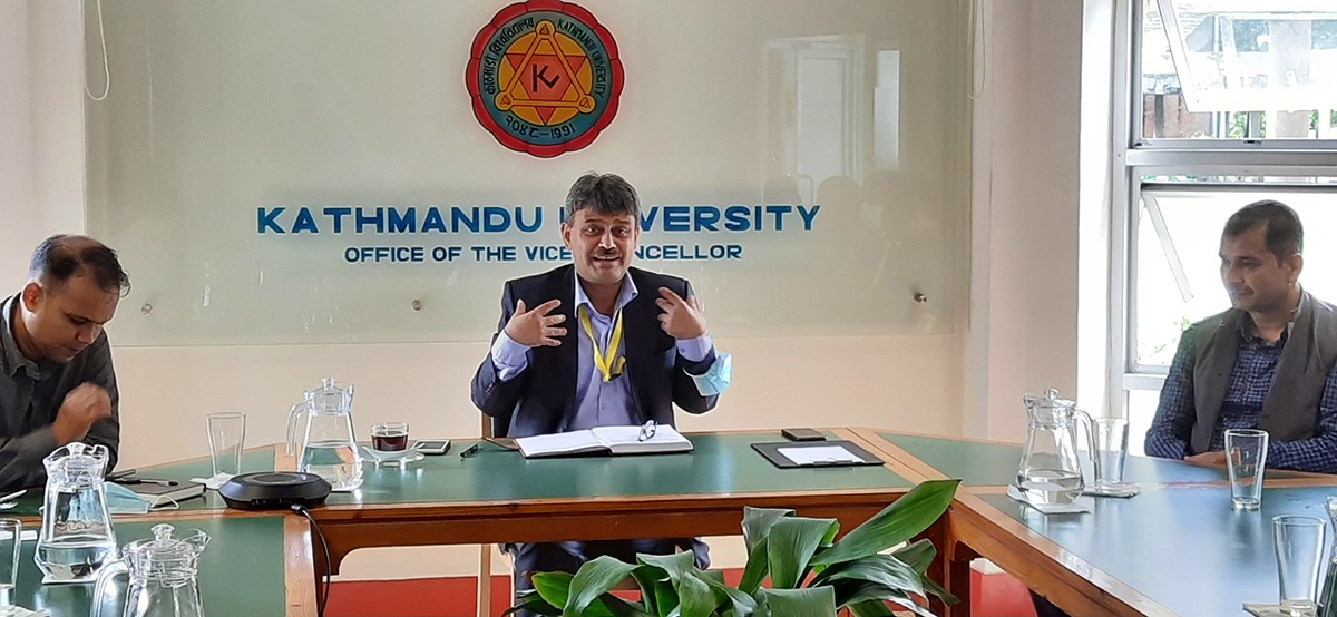 ‘विश्वविद्यालयलाई समाजसँग कसरी गाँस्ने भन्ने अहिलेको मूल चुनौती हो’