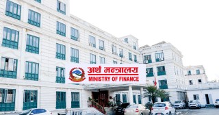 छ महिनामा ३२% बजेट खर्च, पुँजीगत खर्च १४% मात्रै, ९६ अर्ब ऋण भुक्तानी