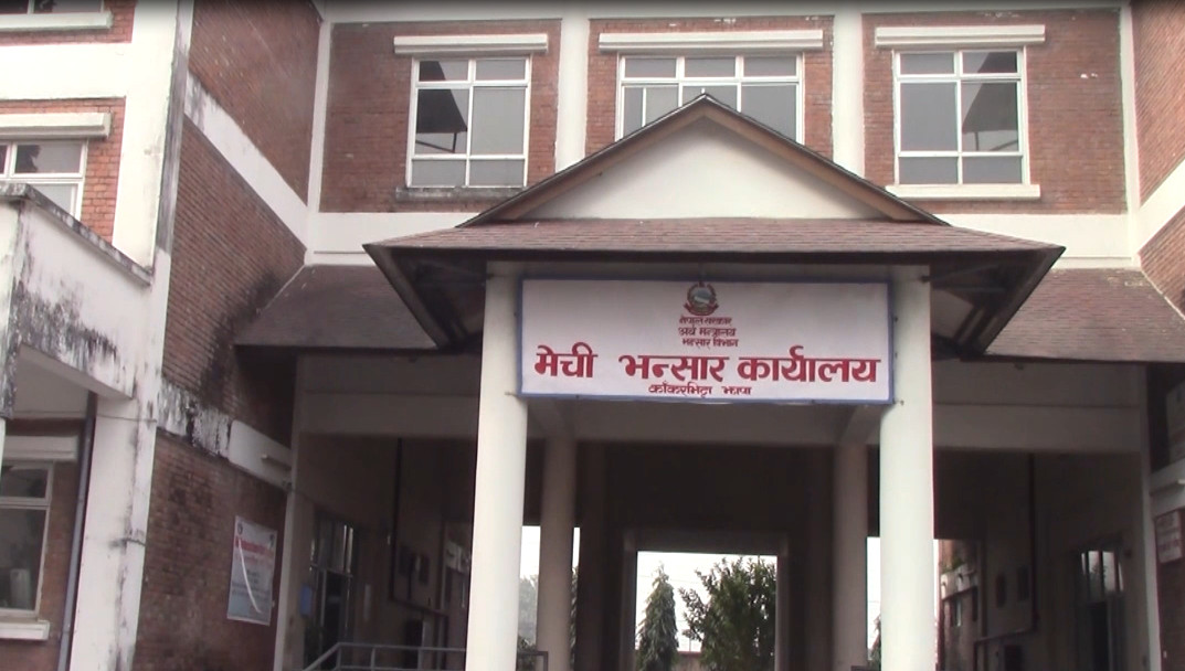 मेचीनगरबाट भन्सारछलीका कपडा बरामद