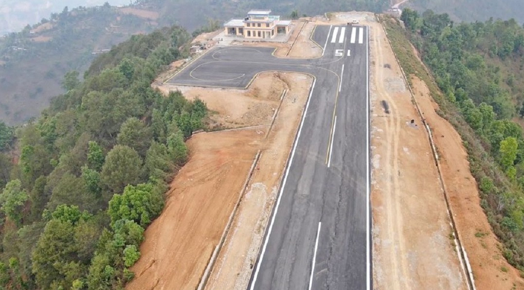 करिब एक महिनादेखि रेसुङ्गा विमानस्थलबाट उडान अवरुद्ध