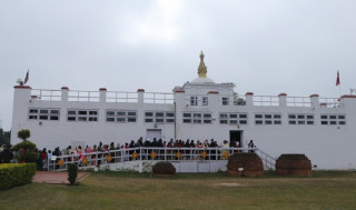 कोरोनाले सुस्ताएको लुम्बिनीको पर्यटन लयमा फर्कँदै, २०२३ मा आए साढे २ लाख पर्यटक