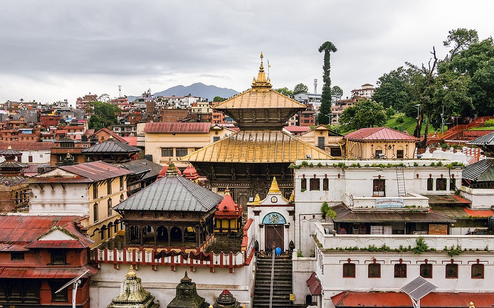 साउनको दोस्रो सोमबार : पशुपतिनाथमा बिहानैदेखि भक्तजनको लर्को