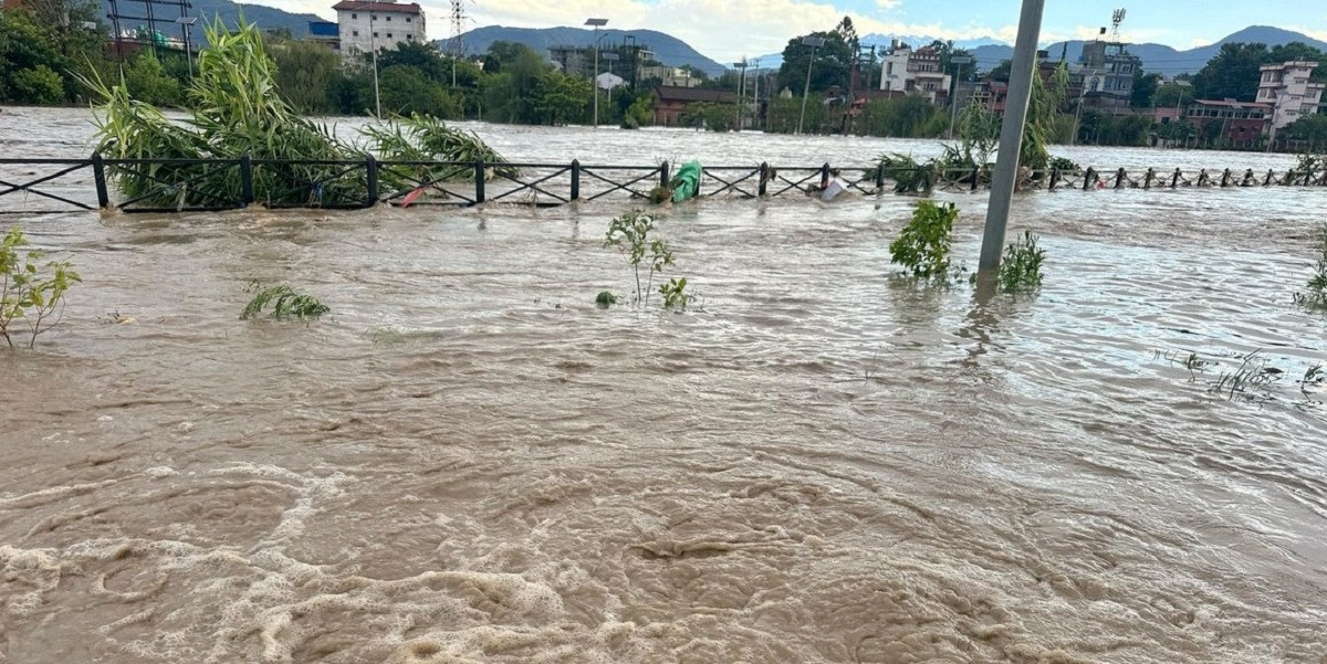अविरल वर्षाले नवलपुरमा पहिरो र डुबान, नौ घरपरिवार प्रभावित