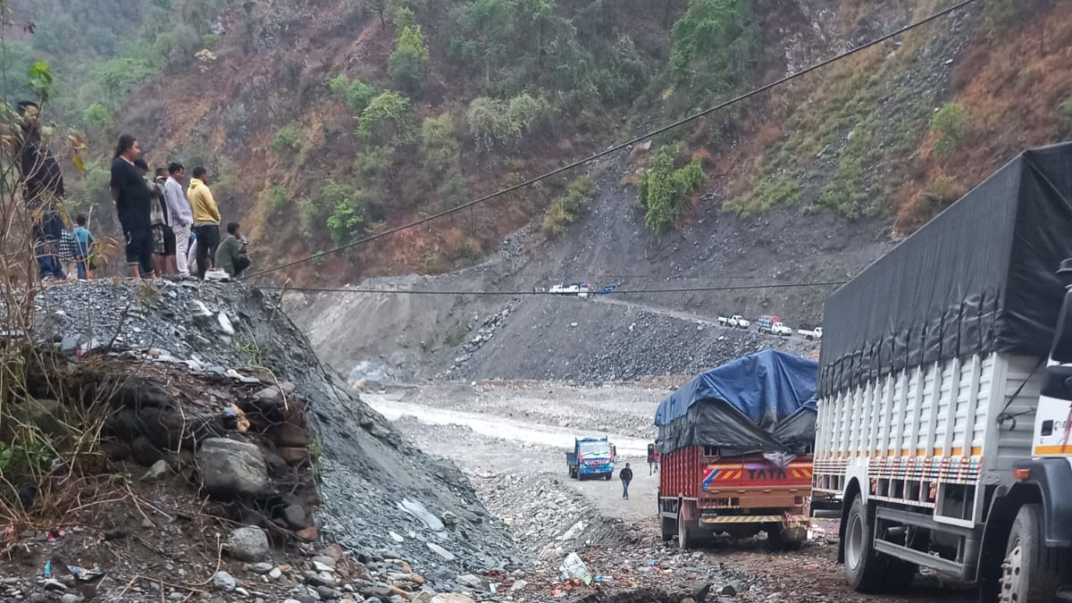 हेटौंडा–काठमाडौं जोड्ने दुई सडकमा राति सवारीसाधन सञ्चालनमा रोक