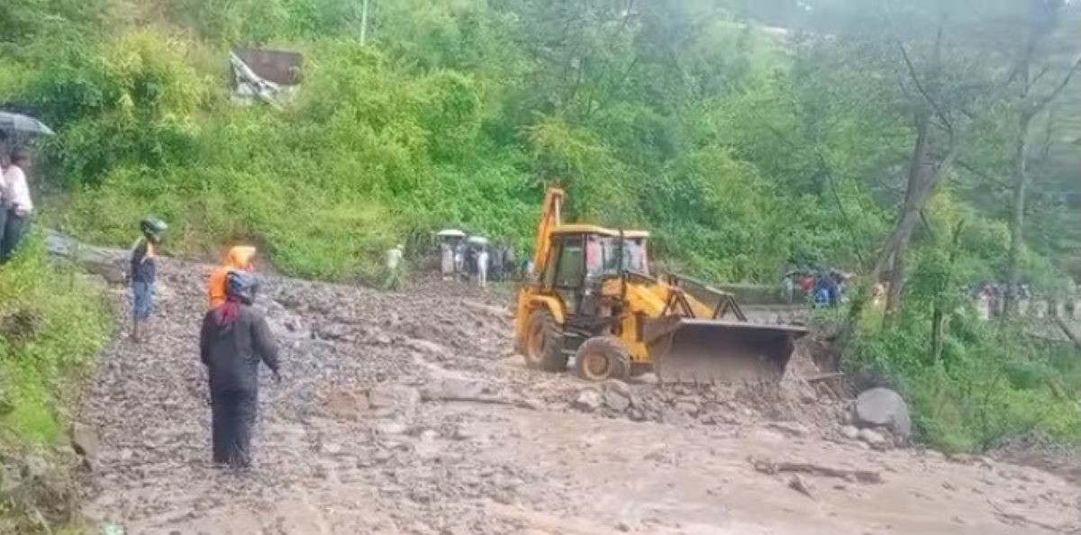 प्रमुख राजमार्गमा आवागमन प्रभावित, अरनिको राजमार्ग पूर्ण अवरुद्ध