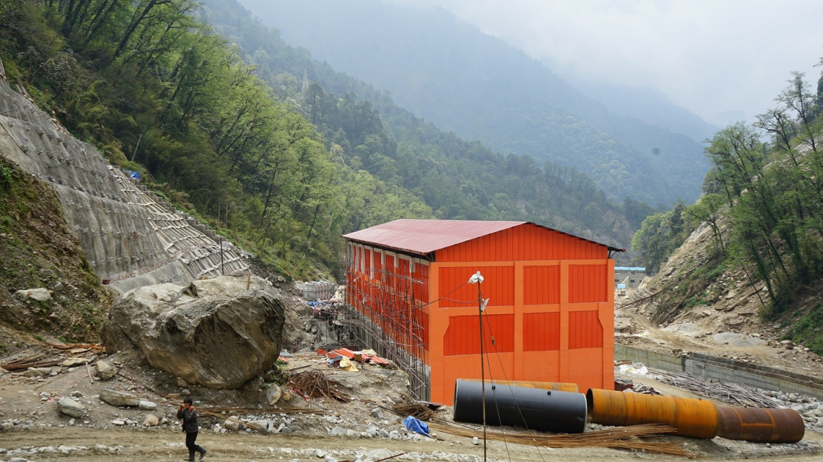 अपर ठूलोखोला जलविद्युत आयोजनाद्वारा उत्पादित विद्युत केन्द्रीय ‘लाइन’मा जोडियो