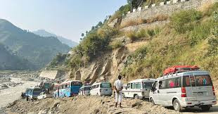 बाढीपहिराले आठ राजमार्ग अवरुद्ध