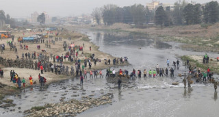सिनामङ्गल–बानेश्वर क्षेत्रको वाग्मतीबाट दुई मेट्रिक टन नकुहिने फोहर व्यवस्थापन