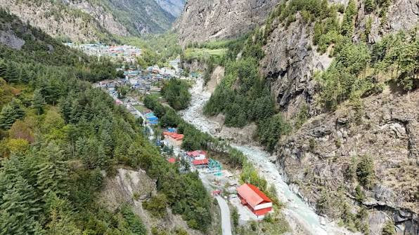 बाढीपहिरोले क्षतिग्रस्त बेँसीसहर-चामे सडक स्तरोन्नति गर्न एक अर्ब लाग्ने