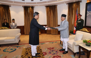 पाँच देशका राजदूतले राष्ट्रपतिलाई बुझाए ओहोदाको प्रमाणपत्र