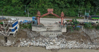 बाढी–पहिरोले मुख्य राजमार्ग अवरुद्ध, रसुवादेखि हुम्लासम्म सडक प्रभावित
