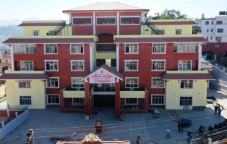 सूर्यविनायक नगरपालिकाले धिमेबाजा प्रतियोगिता गर्दै