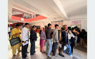 दसैँपछि जिल्ला प्रशासन कार्यालय गुल्मीमा सेवाग्राहीको भीड